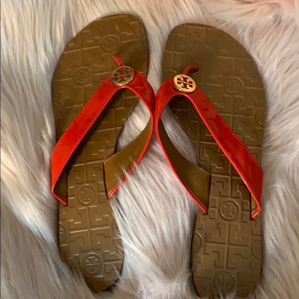 **SOLD**Tory Burch Thora Flip flops red